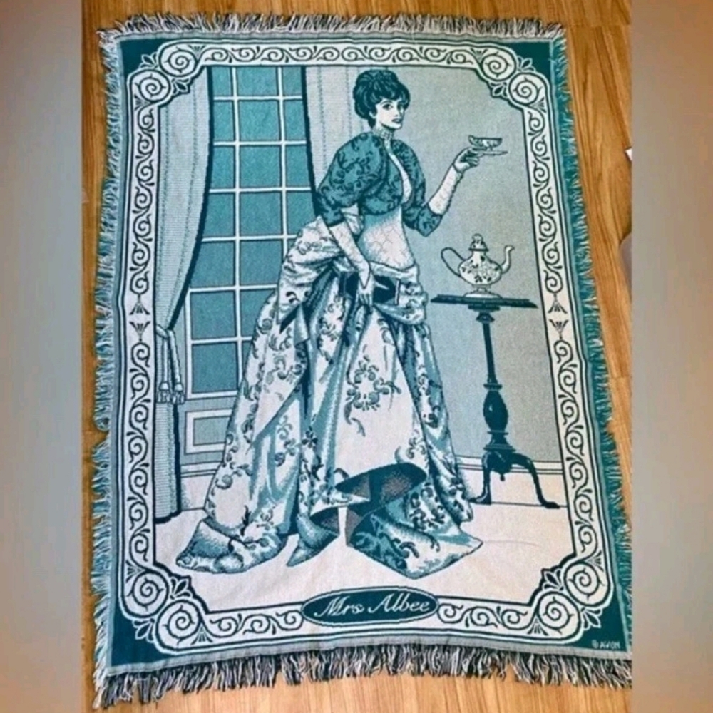 NEW IN PACKAGE AVON MRS ALBEE THROW Blue White FRINGE President's Club 1993-1994